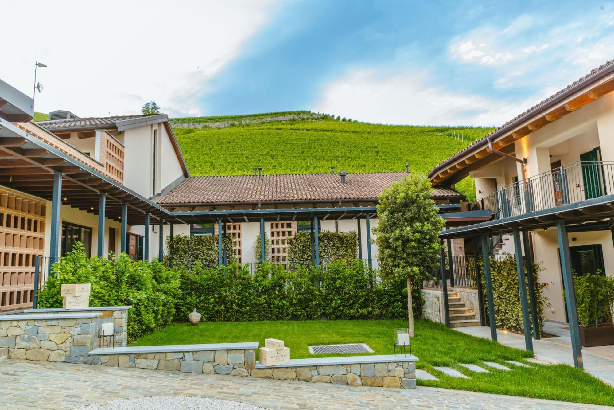 Garesio Wine Resort Serralunga d'Alba Exterior foto